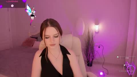 Snapshot of milanamoons chatting on November 17, 2025, 10:32 am milanamoons online show from November 17, 2025, 10:32 am