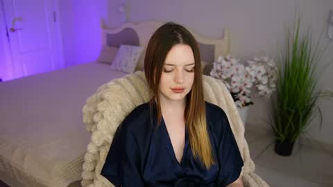 milanamoons online show from June 29, 2026, 12:16 pm