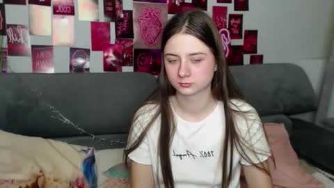 Snapshot of milanaroz chatting on October 25, 2025, 4:57 pm milanaroz online show from October 25, 2025, 4:57 pm