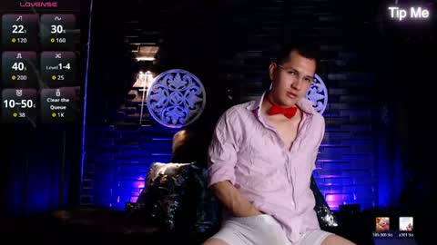 milandavid1 online show from April 15, 2026, 6:26 pm