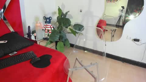 Snapshot of milanhtx2 chatting on September 23, 2025, 9:18 pm milanx2 online show from September 23, 2025, 9:18 pm