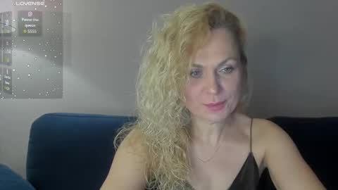 Snapshot of milanna_x chatting on November 22, 2025, 6:18 pm milanna_x online show from November 22, 2025, 6:18 pm