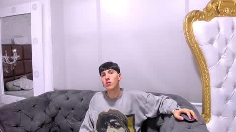 Snapshot of milanstone chatting on November 20, 2025, 11:32 am milanstone online show from November 20, 2025, 11:32 am