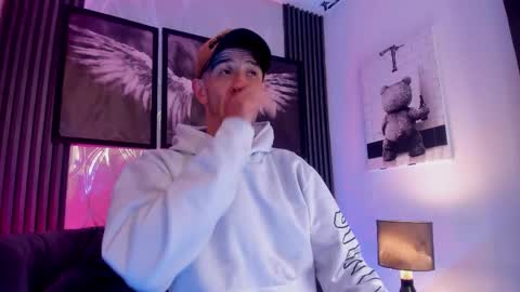 Snapshot of milanwhite_ chatting on February 25, 2026, 11:31 am MILAN online show from February 25, 2026, 11:31 am