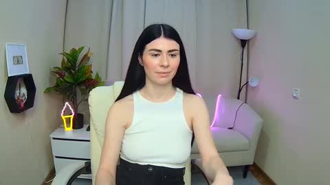 Snapshot of milasecretsss chatting on March 6, 2026, 8:00 am milasecretsss online show from March 6, 2026, 8:00 am