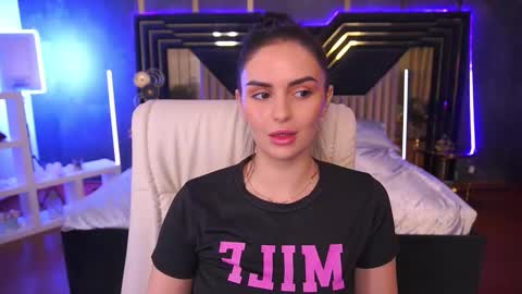 Snapshot of milashalovely chatting on October 17, 2025, 6:38 am Milasha online show from October 17, 2025, 6:38 am