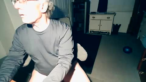 Snapshot of milehi1958 chatting on March 16, 2026, 2:39 am Milehi1958 online show from March 16, 2026, 2:39 am