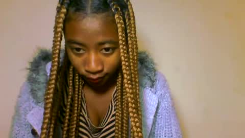 Snapshot of milennah chatting on June 27, 2026, 12:44 pm milennah online show from June 27, 2026, 12:44 pm