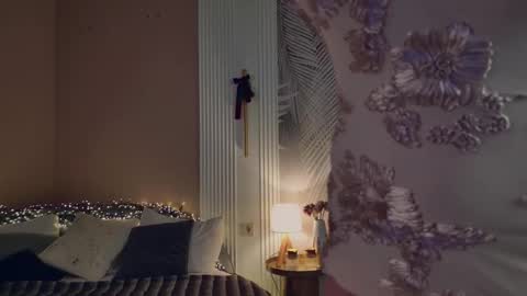 Miley online show from December 15, 2025, 5:34 am