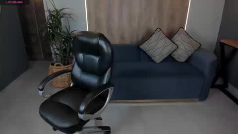 Snapshot of mileycruz_ chatting on September 8, 2025, 8:30 pm Miley Cruz IG miley model23 online show from September 8, 2025, 8:30 pm