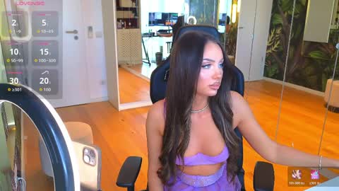 Miley Sin online show from April 3, 2026, 11:30 am