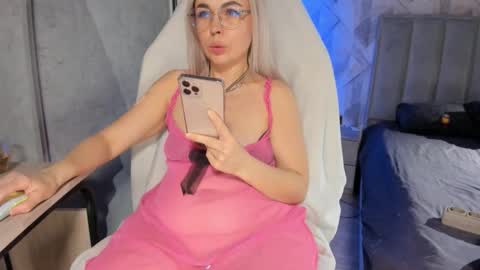 Snapshot of milf__mari chatting on February 18, 2026, 9:38 am Maria online show from February 18, 2026, 9:38 am