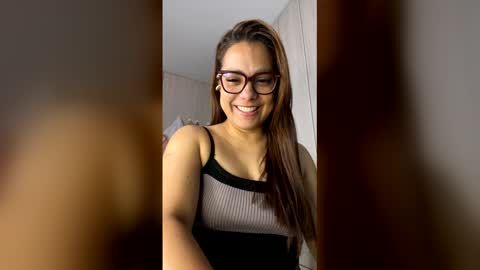 Snapshot of milf__pretty chatting on June 10, 2026, 12:48 pm Melissa online show from June 10, 2026, 12:48 pm