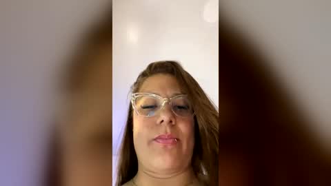 Snapshot of milf__pretty chatting on June 26, 2026, 1:43 am Melissa online show from June 26, 2026, 1:43 am