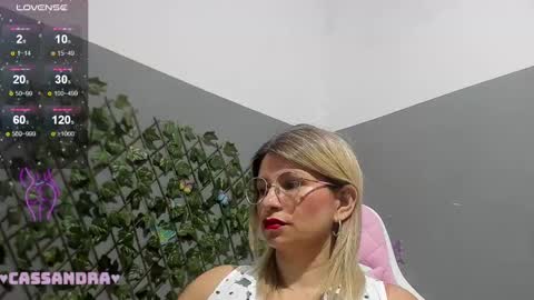 Snapshot of milf_bigboooty chatting on December 10, 2024, 3:09 am kassandra online show from December 10, 2024, 3:09 am