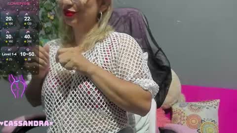 Snapshot of milf_bigboooty chatting on December 15, 2024, 4:18 am kassandra online show from December 15, 2024, 4:18 am