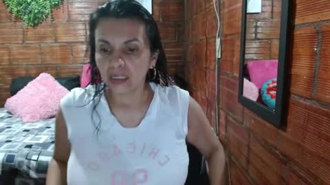 Snapshot of milf_fantassy chatting on September 16, 2025, 3:29 am Ana online show from September 16, 2025, 3:29 am