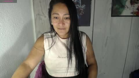 Julianna online show from March 26, 2026, 4:40 am