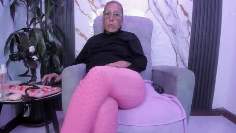 Snapshot of milf_sikiu chatting on May 31, 2026, 11:17 pm milf sikiu online show from May 31, 2026, 11:17 pm