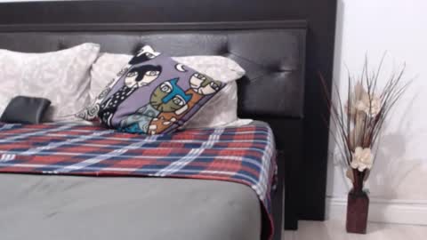 milfa online show from October 6, 2025, 3:59 am