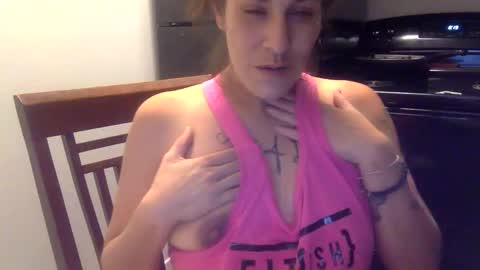 Snapshot of milfsfreaky69 chatting on November 11, 2025, 9:20 am BabygirlsFreaky online show from November 11, 2025, 9:20 am