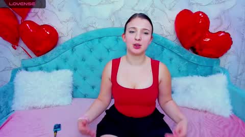 Snapshot of milinafox chatting on February 12, 2025, 10:35 am milinafox online show from February 12, 2025, 10:35 am