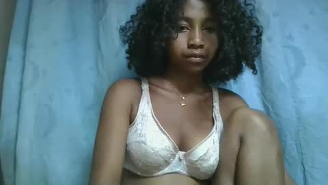 Snapshot of milinasy chatting on February 20, 2026, 10:21 pm milinasy online show from February 20, 2026, 10:21 pm