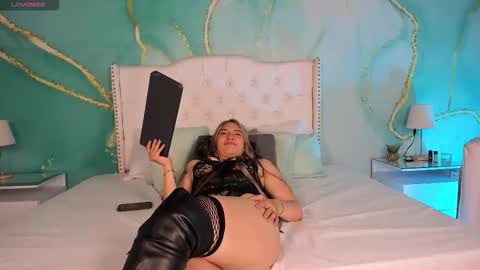 Snapshot of milkavelvett chatting on February 12, 2026, 11:49 am MiLKa VeLvEtT online show from February 12, 2026, 11:49 am