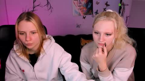 Mila online show from January 15, 2026, 2:32 pm