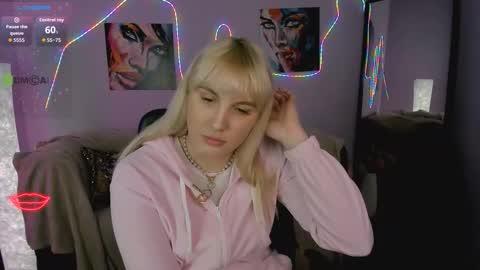 Mila online show from February 5, 2026, 8:19 am