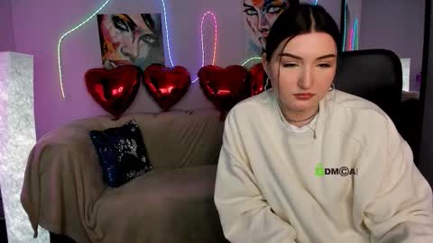 Mila online show from February 8, 2026, 11:35 am