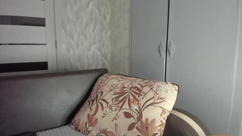 Snapshot of milkiwy chatting on December 2, 2024, 5:37 am Isaac online show from December 2, 2024, 5:37 am