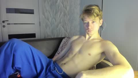 Snapshot of milkiwy chatting on December 4, 2024, 6:00 am Isaac online show from December 4, 2024, 6:00 am