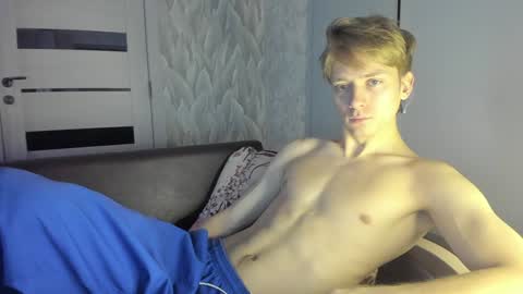 Snapshot of milkiwy chatting on December 9, 2024, 5:40 am Isaac online show from December 9, 2024, 5:40 am