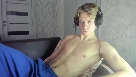 Snapshot of milkiwy chatting on January 14, 2025, 6:13 am Isaac online show from January 14, 2025, 6:13 am