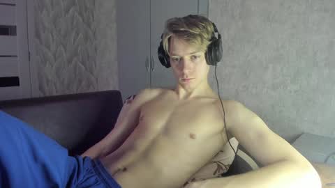 Snapshot of milkiwy chatting on January 23, 2025, 5:45 am Isaac online show from January 23, 2025, 5:45 am