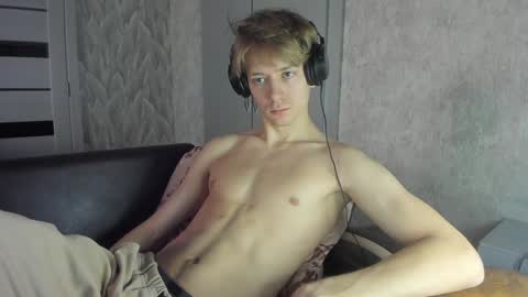 Snapshot of milkiwy chatting on January 31, 2025, 6:02 am Isaac online show from January 31, 2025, 6:02 am