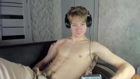 Snapshot of milkiwy chatting on February 3, 2025, 6:02 am Isaac online show from February 3, 2025, 6:02 am