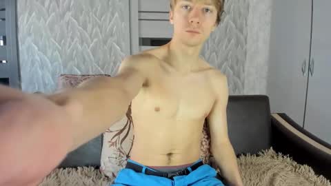 Snapshot of milkiwy chatting on February 28, 2025, 6:21 am Isaac online show from February 28, 2025, 6:21 am