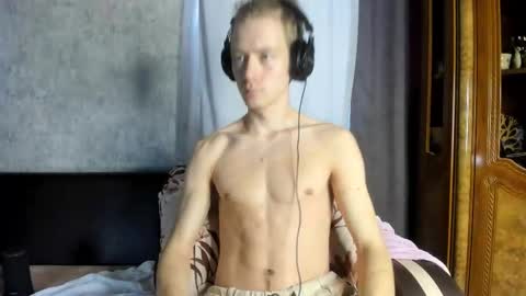 Snapshot of milkiwy chatting on November 10, 2025, 6:45 am Isaac online show from November 10, 2025, 6:45 am