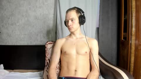 Snapshot of milkiwy chatting on November 11, 2025, 3:39 am Isaac online show from November 11, 2025, 3:39 am