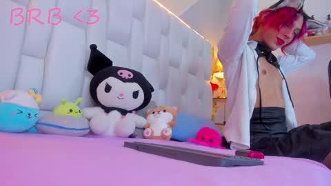 Snapshot of milkwhore1 chatting on September 19, 2025, 12:28 pm Michelle online show from September 19, 2025, 12:28 pm