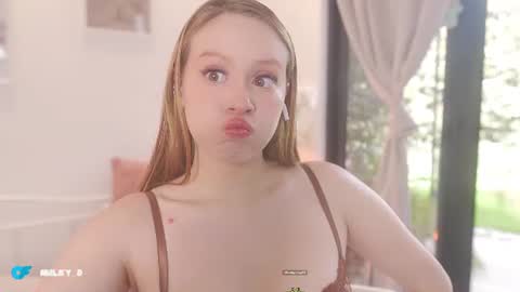 milky_0 online show from July 17, 2026, 7:08 pm