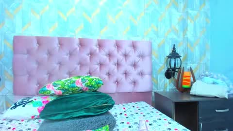 Snapshot of milky_way_18 chatting on January 18, 2025, 5:15 pm milky_way_18 online show from January 18, 2025, 5:15 pm