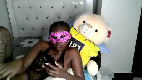 Milkybee online show from November 27, 2025, 10:56 pm