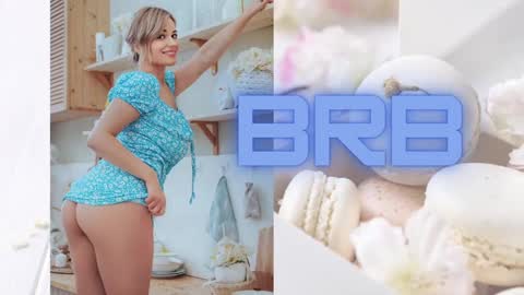 Snapshot of milla_kuni chatting on December 30, 2024, 11:28 pm Mila online show from December 30, 2024, 11:28 pm