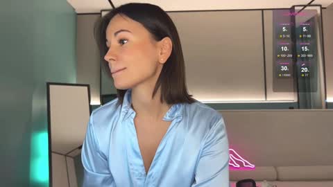 Snapshot of milla_kuni chatting on February 11, 2025, 9:56 pm Mila online show from February 11, 2025, 9:56 pm