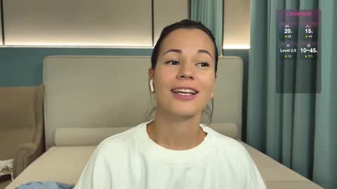 Snapshot of milla_kuni chatting on February 14, 2025, 10:47 pm Mila online show from February 14, 2025, 10:47 pm