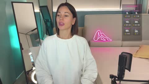 Snapshot of milla_kuni chatting on February 18, 2025, 10:25 pm Mila online show from February 18, 2025, 10:25 pm