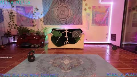 milla_milla online show from February 1, 2026, 7:18 am